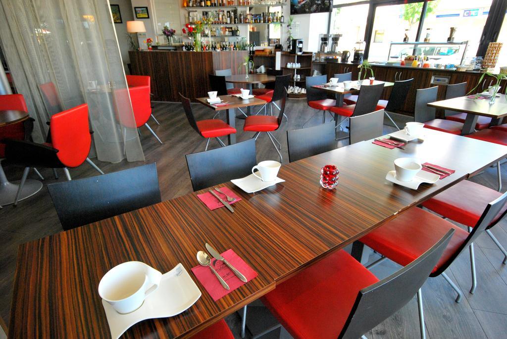 Hotel De Loire et Restaurant Les Bateliers Trélazé Buitenkant foto